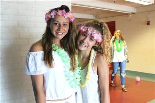 Hawaiian Theme Students 