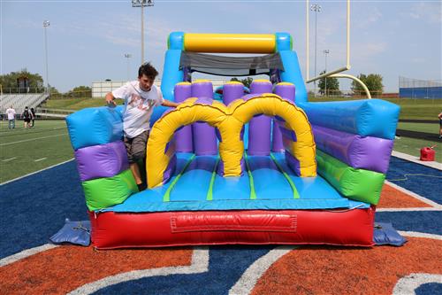 Bounce house 