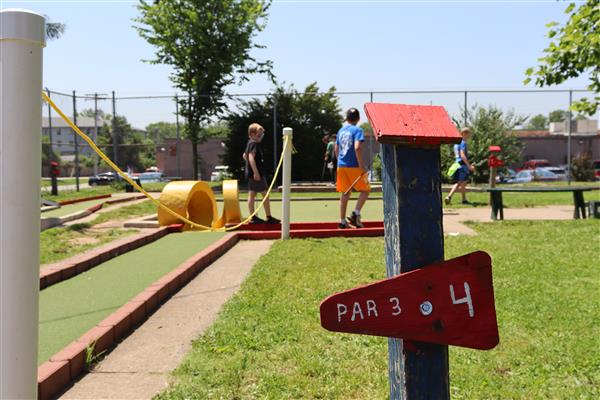  Academy of Exploration putts their knowledge to the test at Fun Acre.