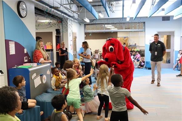  Clifford the Big Red Dog visited all of SPS’s elementary students this week.
