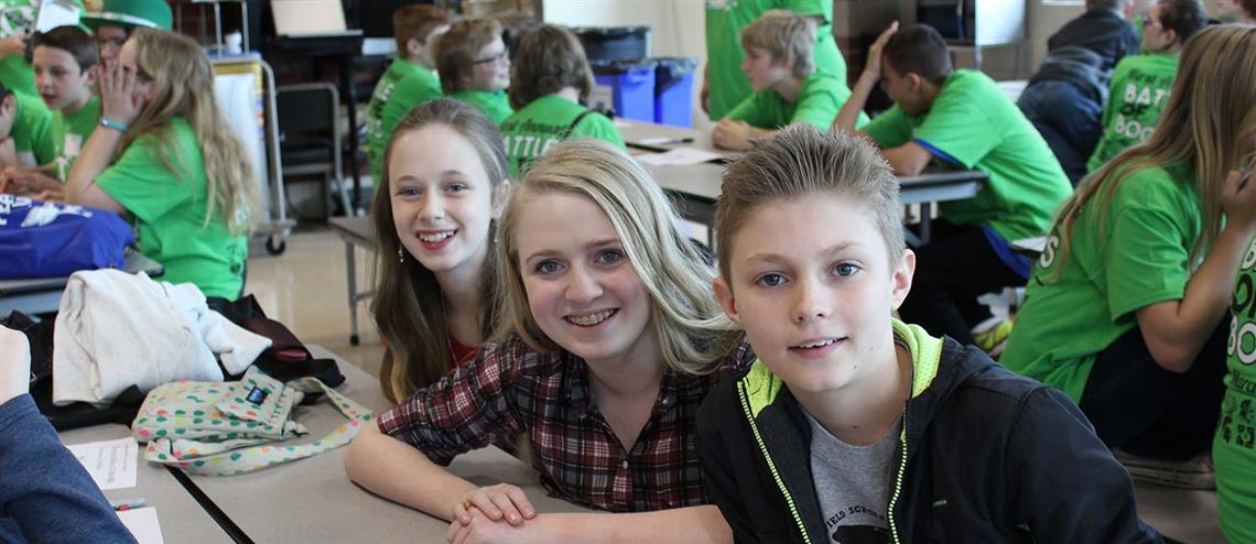 middle_schoolers_in_cafeteria1500x650